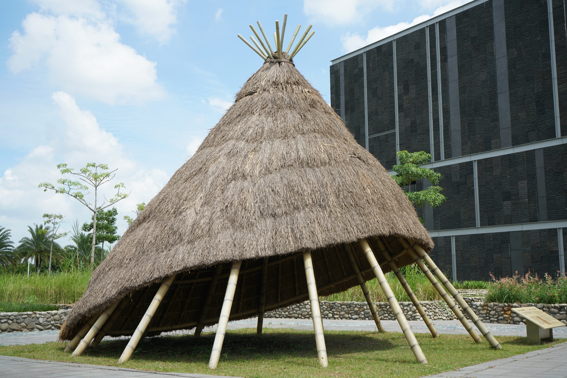 糖廍與棚屋造型意象涼亭